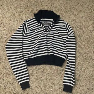 Brandy Melville Zip Up Cropped Sweater